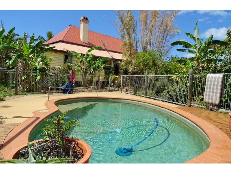 105 Barolin Esplanade, Coral Cove QLD 4670