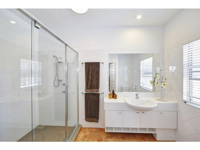 138 Barolin Esplanade, Coral Cove QLD 4670