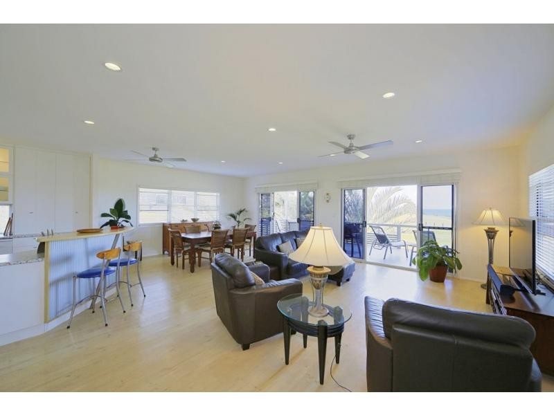 138 Barolin Esplanade, Coral Cove QLD 4670