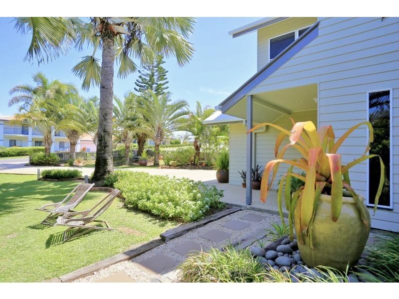 138 Barolin Esplanade, Coral Cove QLD 4670