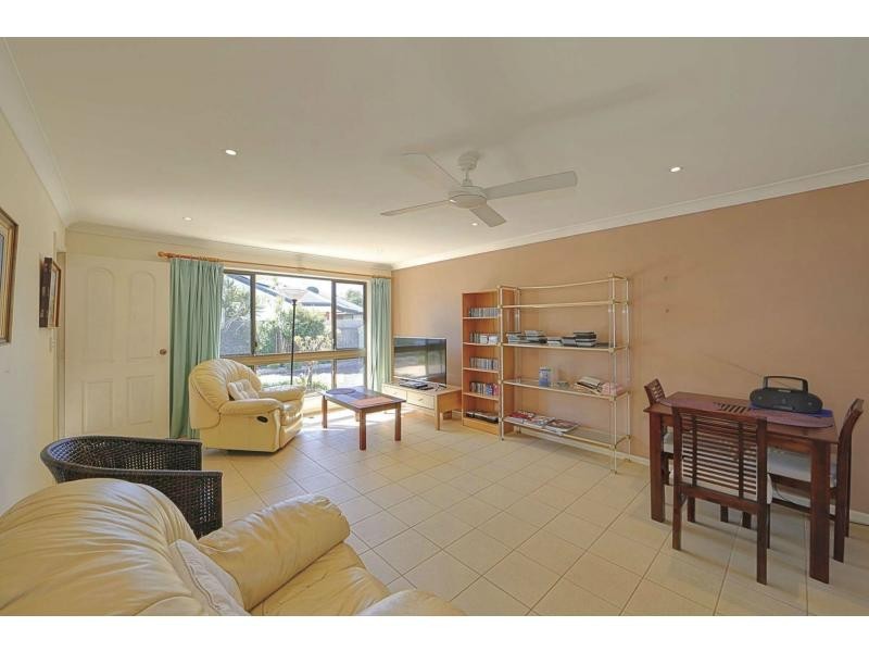 Unit 4/19 Grimwood Street, Bargara QLD 4670