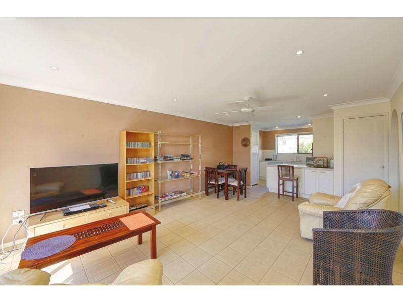 Unit 4/19 Grimwood Street, Bargara QLD 4670