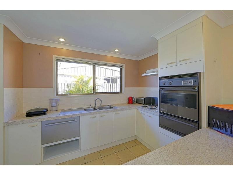 Unit 4/19 Grimwood Street, Bargara QLD 4670
