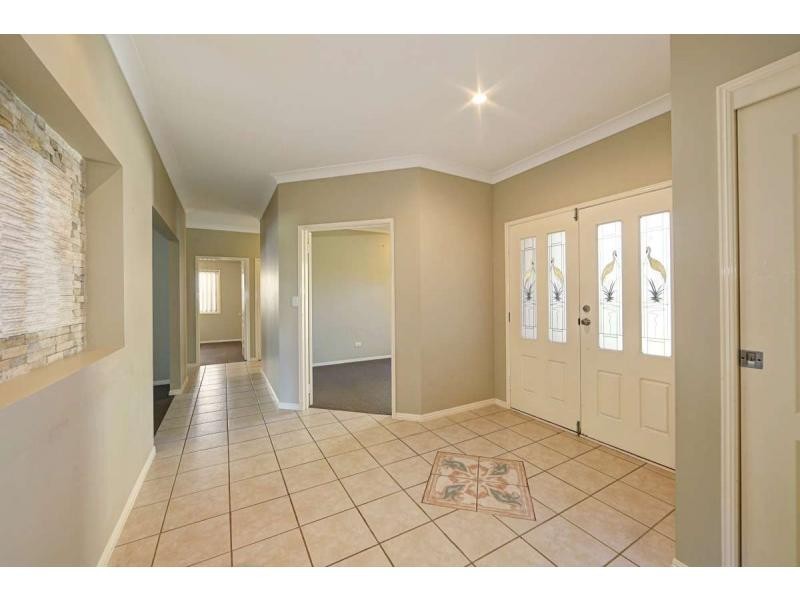 11 Robert John Circuit, Coral Cove QLD 4670