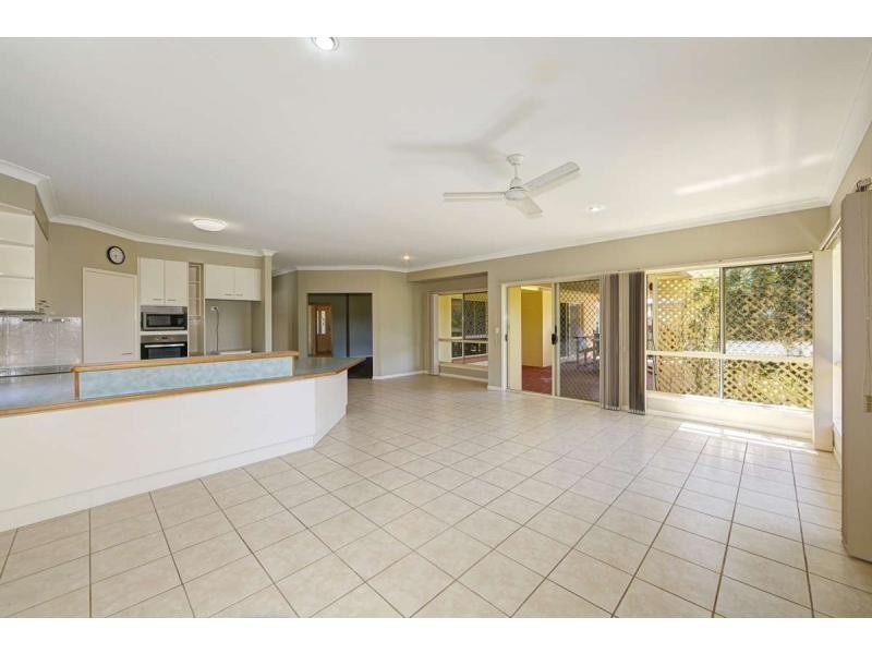 11 Robert John Circuit, Coral Cove QLD 4670