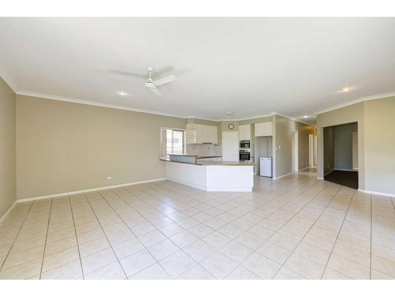 11 Robert John Circuit, Coral Cove QLD 4670