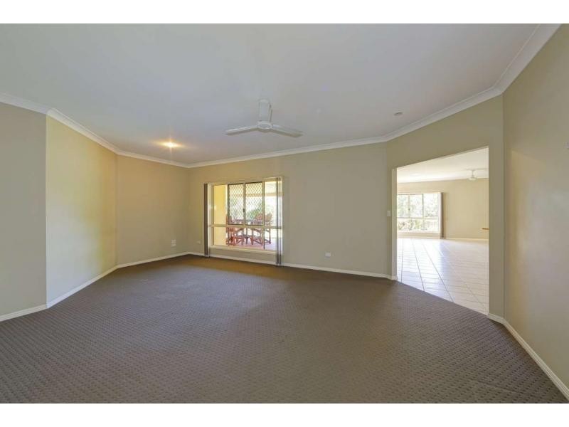 11 Robert John Circuit, Coral Cove QLD 4670