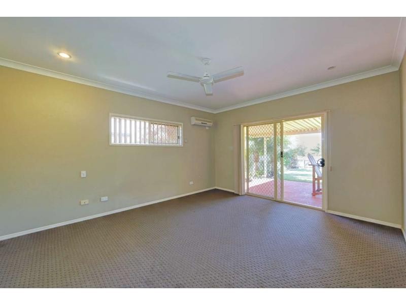 11 Robert John Circuit, Coral Cove QLD 4670