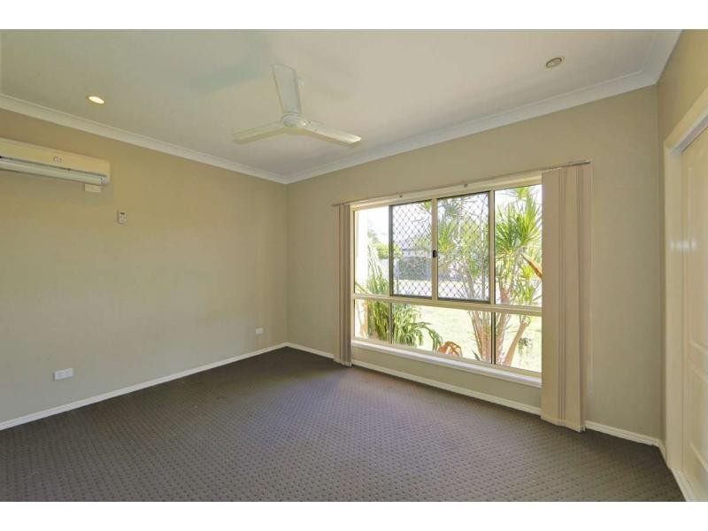 11 Robert John Circuit, Coral Cove QLD 4670