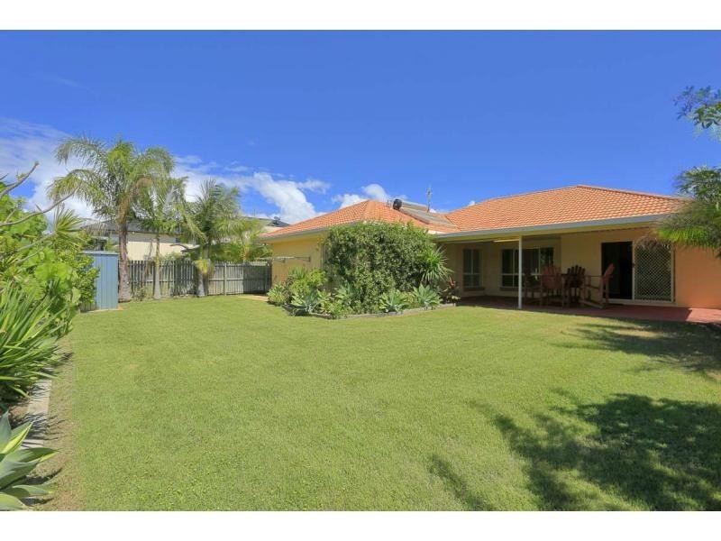 11 Robert John Circuit, Coral Cove QLD 4670