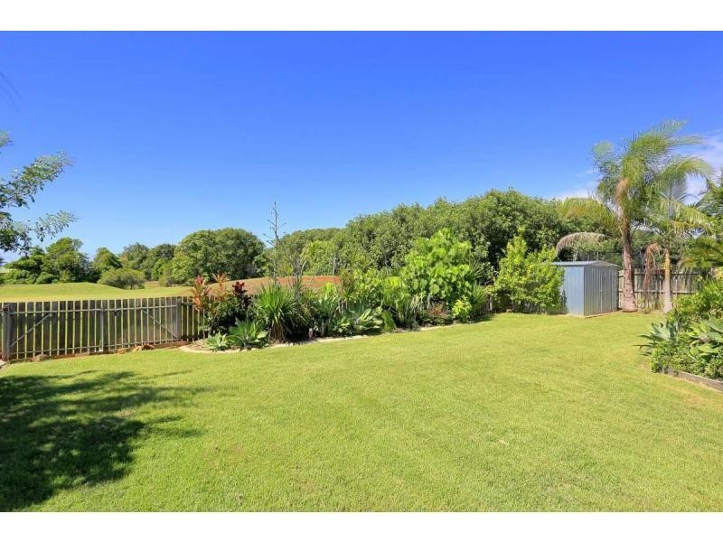 11 Robert John Circuit, Coral Cove QLD 4670