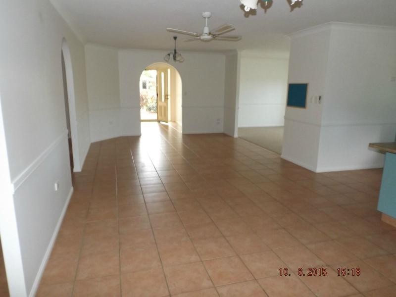 184 Barolin Esplanade, Coral Cove QLD 4670