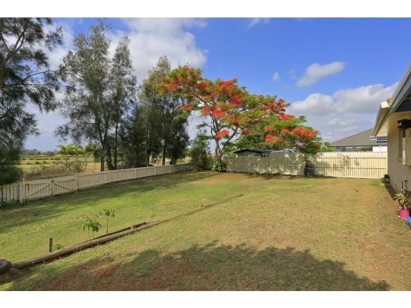 184 Barolin Esplanade, Coral Cove QLD 4670