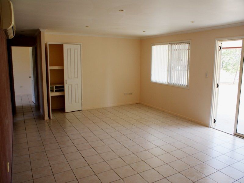 112 Johnson Street, Elliott Heads QLD 4670