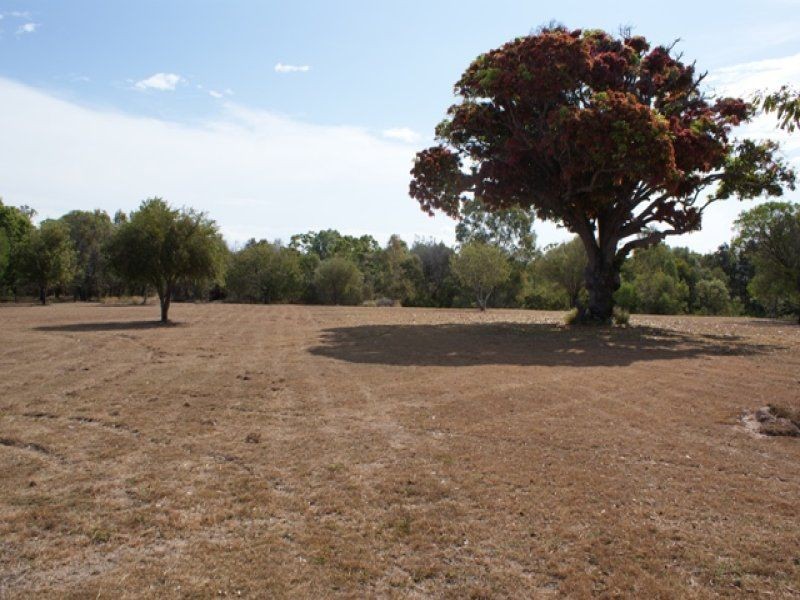 112 Johnson Street, Elliott Heads QLD 4670