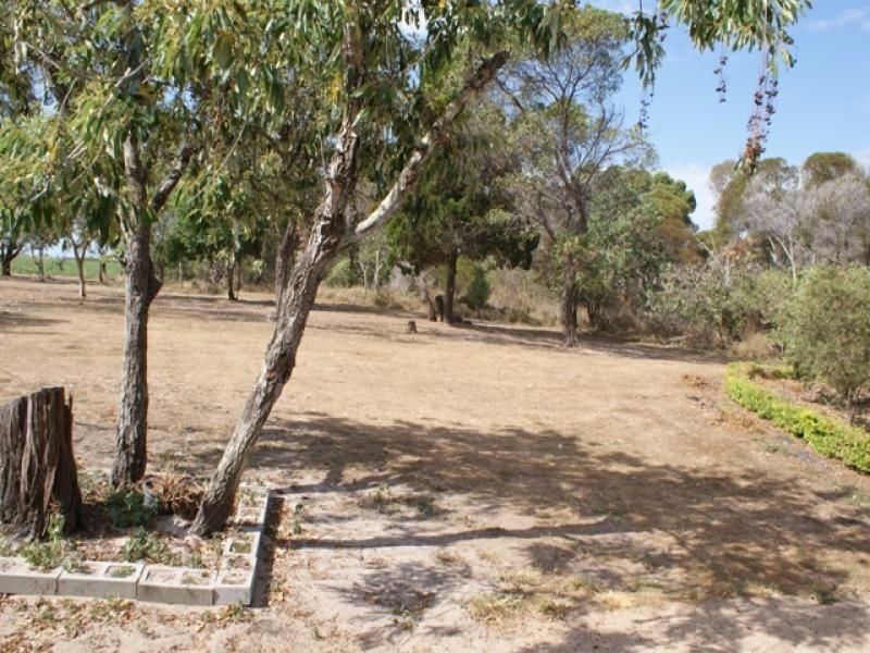 112 Johnson Street, Elliott Heads QLD 4670