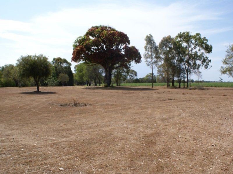 112 Johnson Street, Elliott Heads QLD 4670