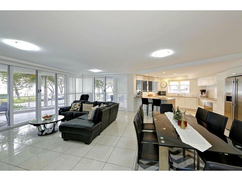 Unit 101/47 Esplanade “Silverpoint”, Bargara QLD 4670
