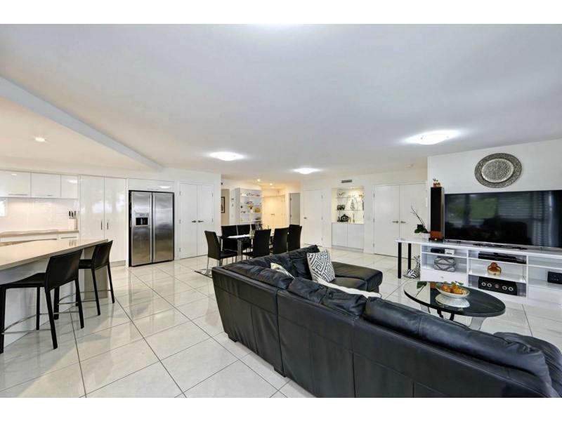 Unit 101/47 Esplanade “Silverpoint”, Bargara QLD 4670