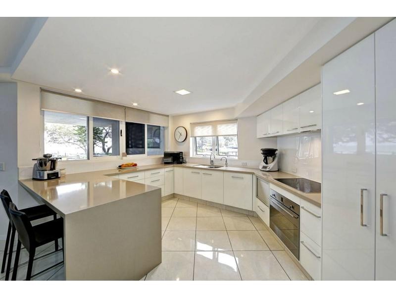 Unit 101/47 Esplanade “Silverpoint”, Bargara QLD 4670