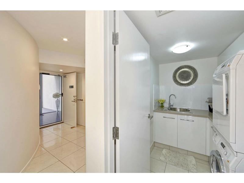 Unit 101/47 Esplanade “Silverpoint”, Bargara QLD 4670