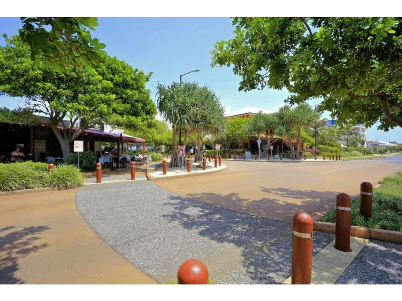 Unit 101/47 Esplanade “Silverpoint”, Bargara QLD 4670