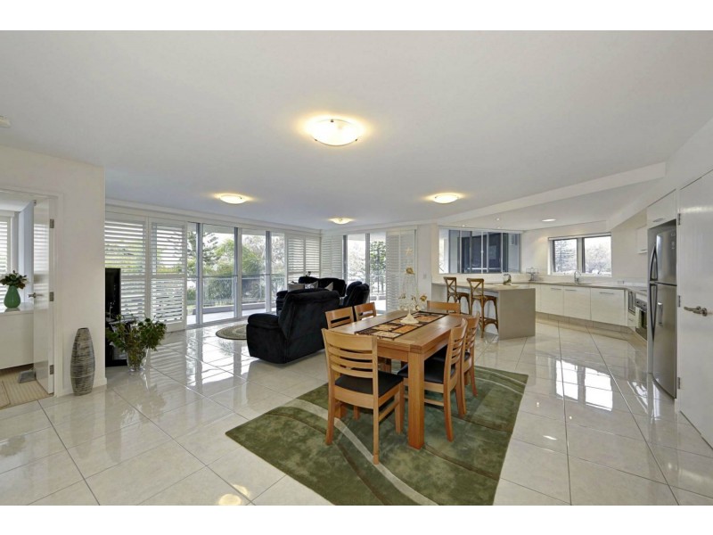 201/47 Esplanade “Silverpoint” St, Bargara QLD 4670