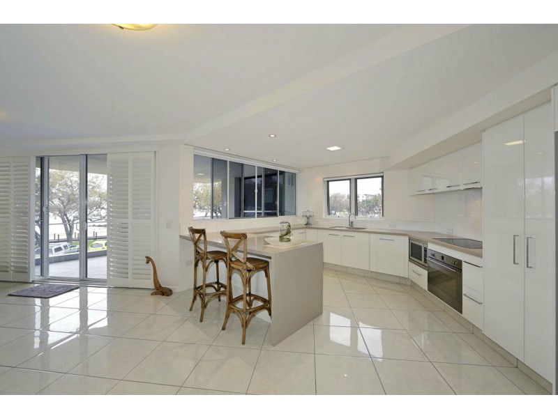 201/47 Esplanade “Silverpoint” St, Bargara QLD 4670