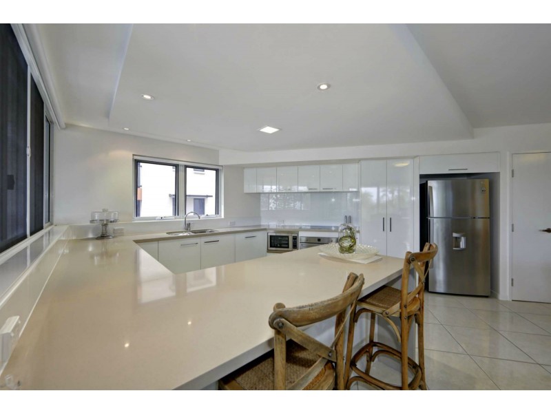 201/47 Esplanade “Silverpoint” St, Bargara QLD 4670