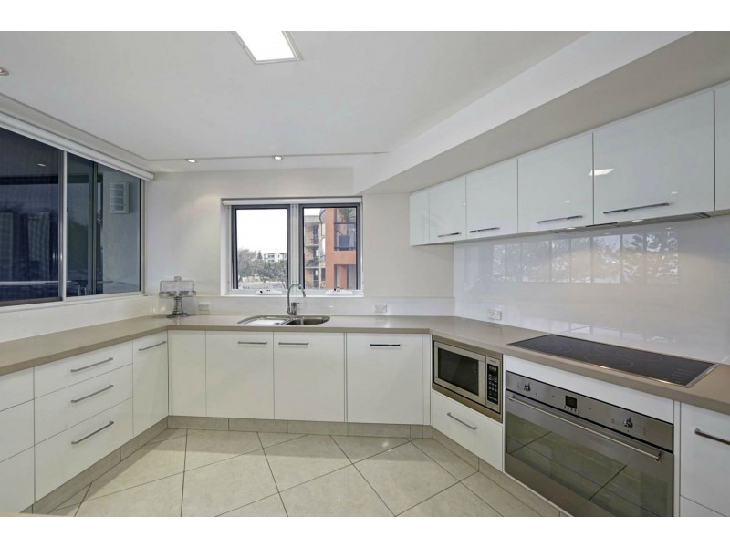 201/47 Esplanade “Silverpoint” St, Bargara QLD 4670