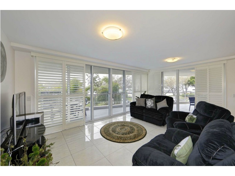 201/47 Esplanade “Silverpoint” St, Bargara QLD 4670