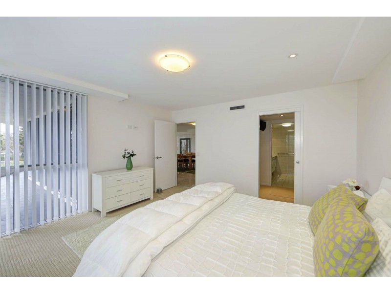 201/47 Esplanade “Silverpoint” St, Bargara QLD 4670