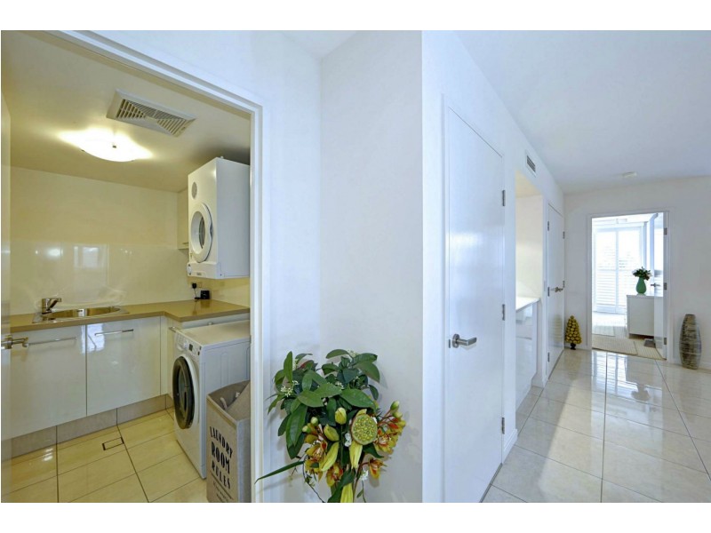 201/47 Esplanade “Silverpoint” St, Bargara QLD 4670