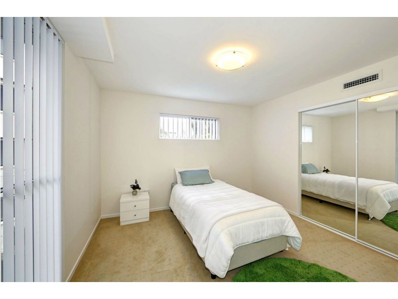 201/47 Esplanade “Silverpoint” St, Bargara QLD 4670