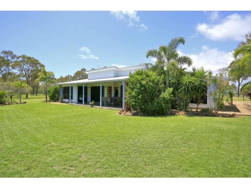 7 Sea Eagle Close, Moore Park Beach QLD 4670