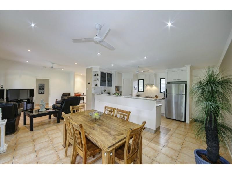 7 Sea Eagle Close, Moore Park Beach QLD 4670