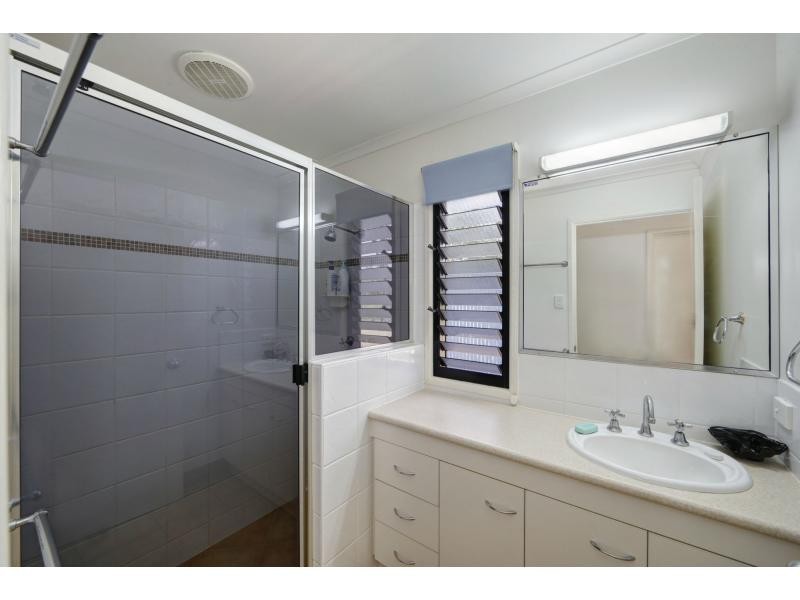 7 Sea Eagle Close, Moore Park Beach QLD 4670