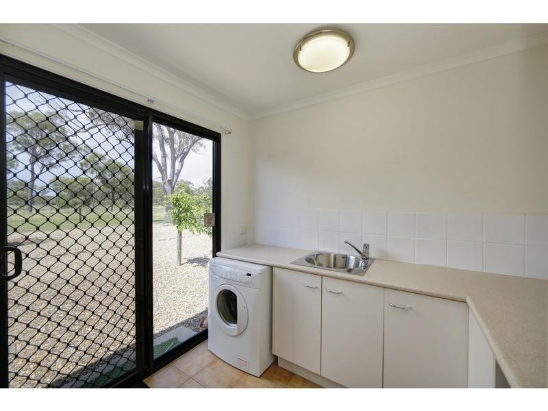 7 Sea Eagle Close, Moore Park Beach QLD 4670
