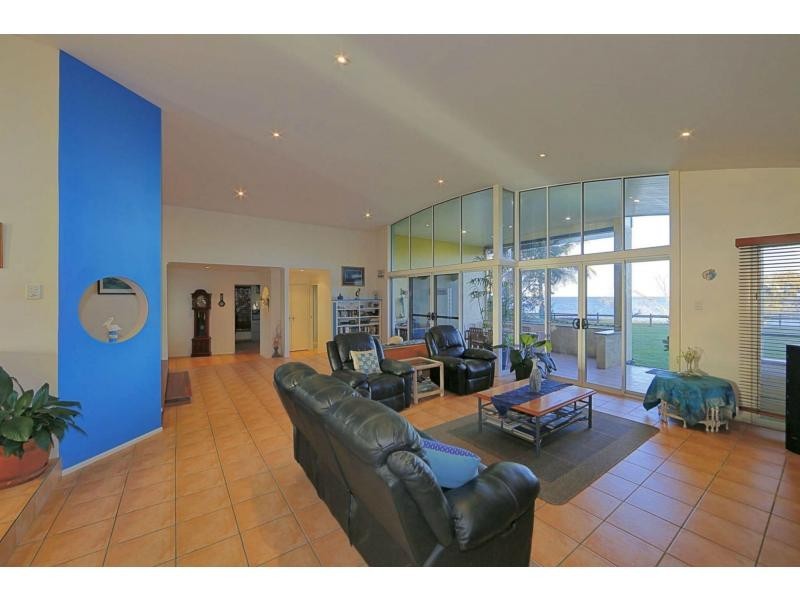 154 Barolin Esplanade, Coral Cove QLD 4670