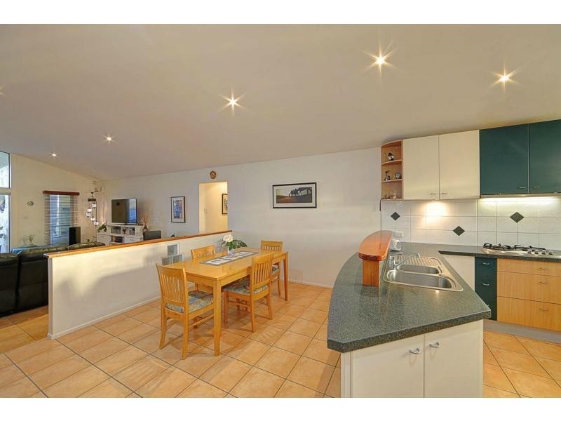 154 Barolin Esplanade, Coral Cove QLD 4670