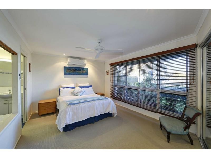 154 Barolin Esplanade, Coral Cove QLD 4670