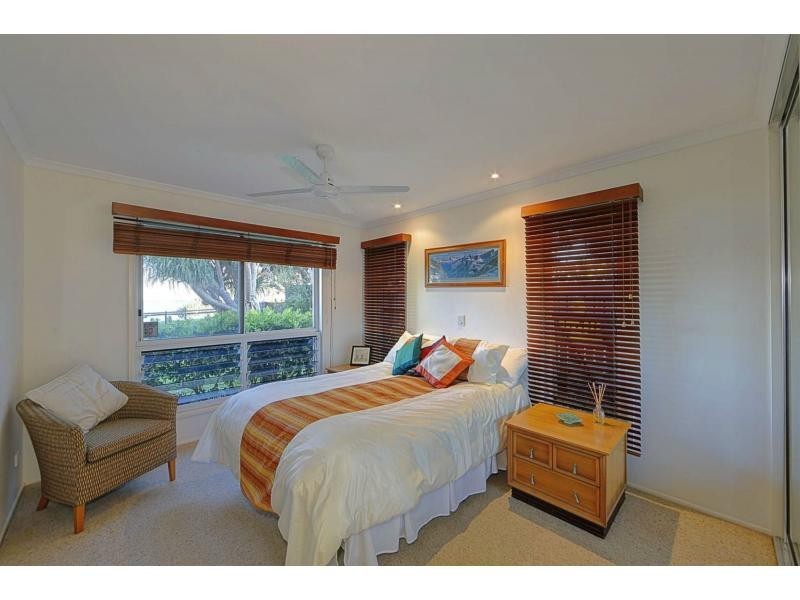 154 Barolin Esplanade, Coral Cove QLD 4670