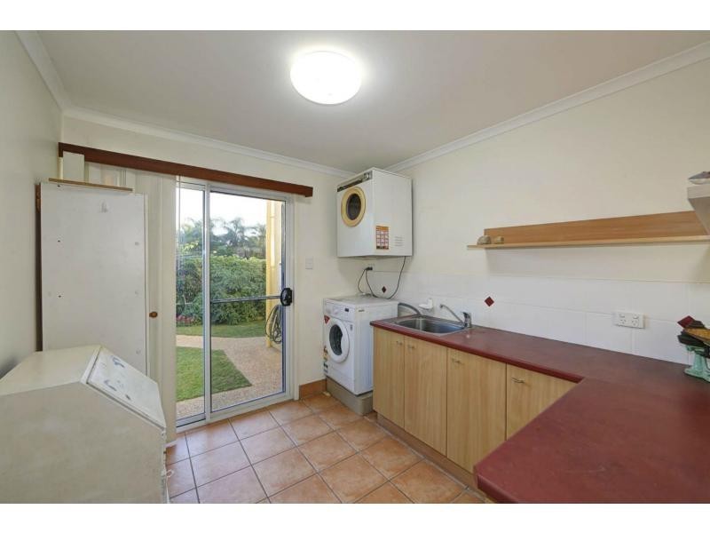 154 Barolin Esplanade, Coral Cove QLD 4670