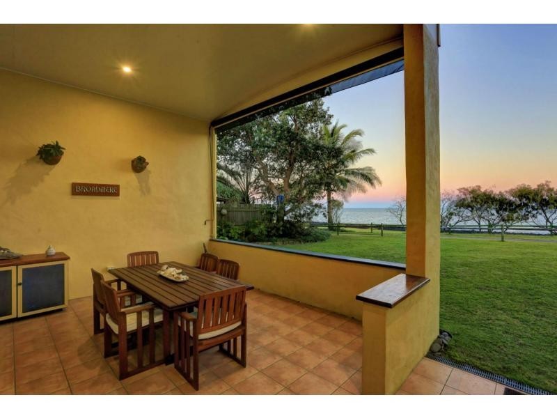 154 Barolin Esplanade, Coral Cove QLD 4670