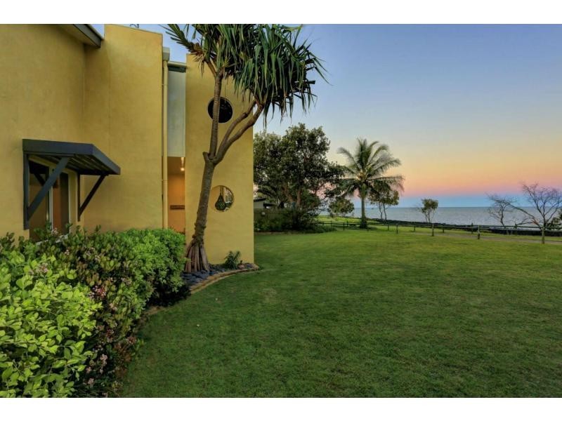 154 Barolin Esplanade, Coral Cove QLD 4670