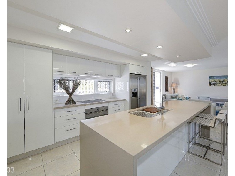 402/47 Esplanade “Silverpoint” St, Bargara QLD 4670