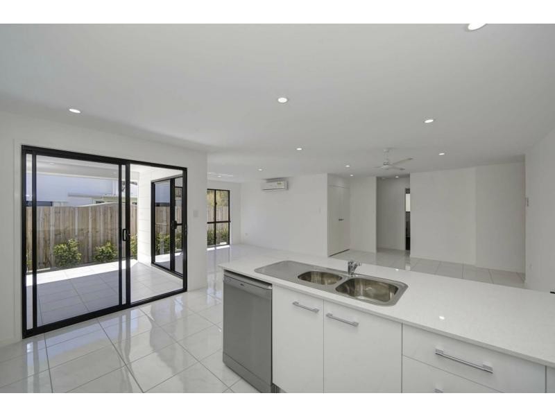 8-9/130 Miller Street, Bargara QLD 4670