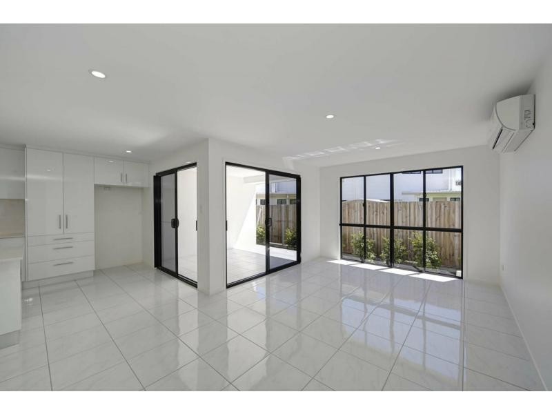 8-9/130 Miller Street, Bargara QLD 4670