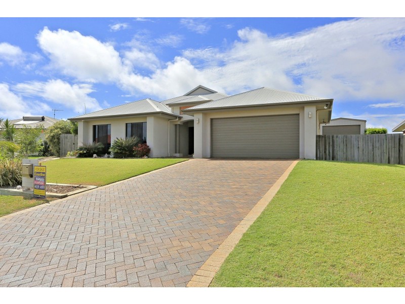 11 Leon Place, Coral Cove QLD 4670