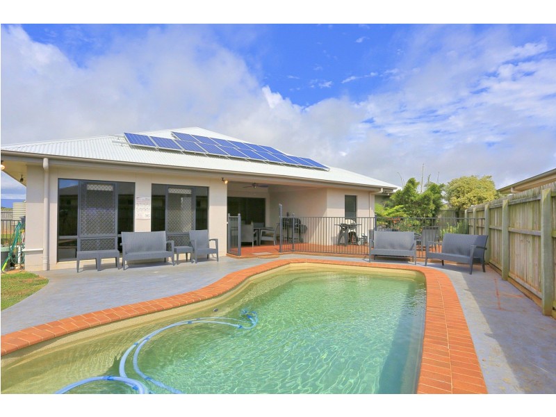 11 Leon Place, Coral Cove QLD 4670